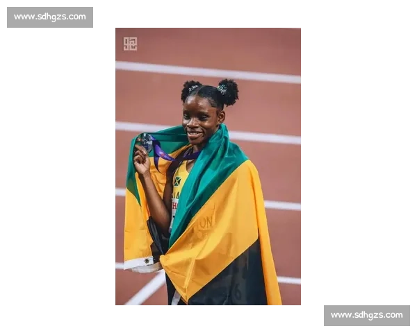 38 岁弗雷泽 - 普莱斯 10 秒 91 锁定世锦赛资格 博尔特见证传奇谢幕战 38 岁弗雷泽 - 普莱斯 10 秒 91 锁定世锦赛资格 博尔特见证传奇谢幕战